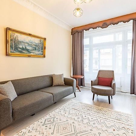 Charming Apartment Surrounded By Vibrant Attractions In Kadikoy イスタンブール エクステリア 写真